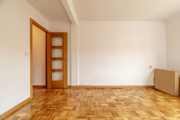 Floor Varnishing